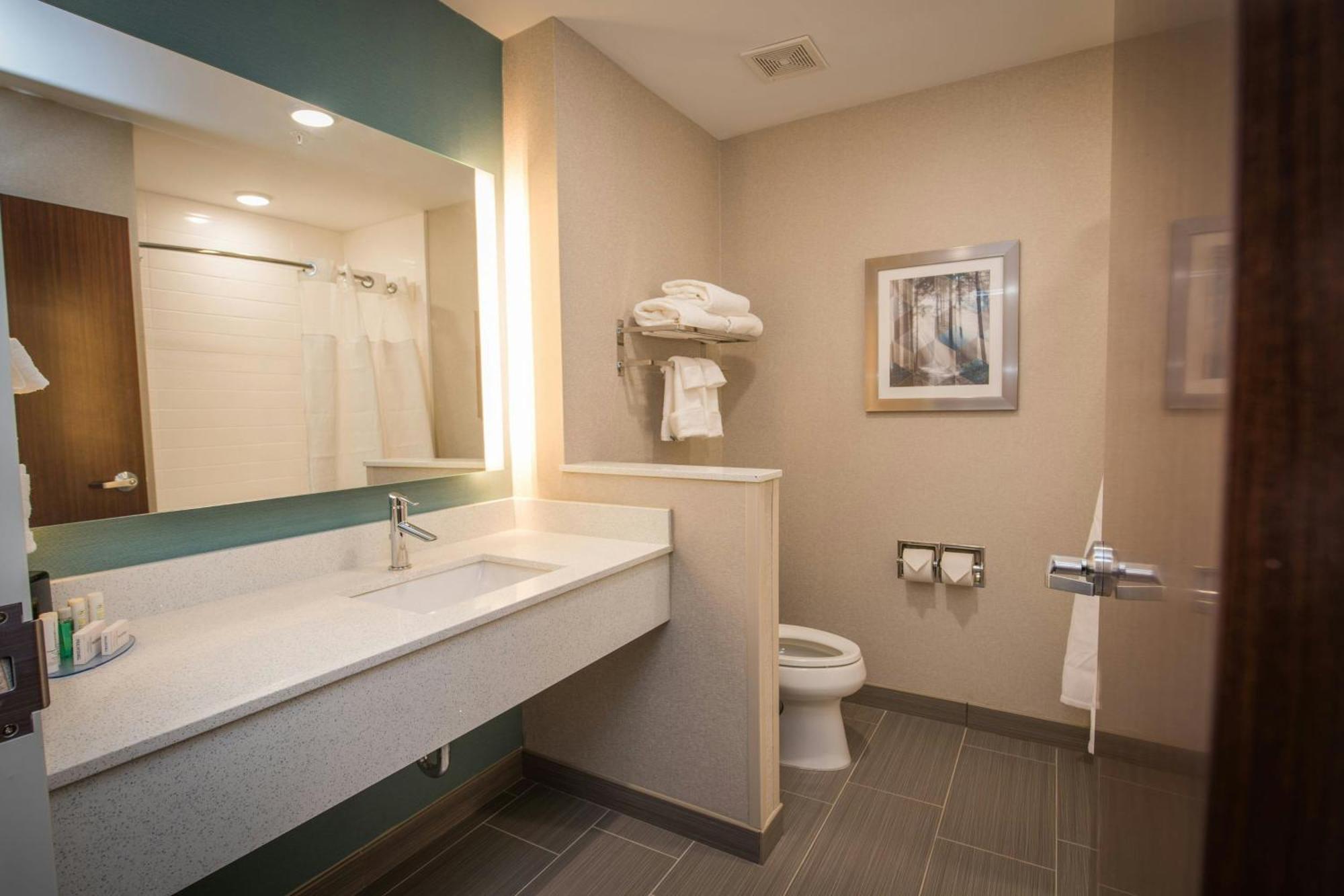 Fairfield & By Marriott Hotel 3*